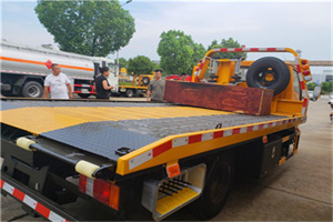 周家渡附近拖车电话号码服务